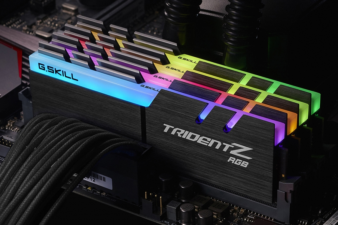 G.SKILL F4-3200C16Q-32GTZR 32GB (4 x 8GB) DDR4 3200 Desktop Memory - Image 2