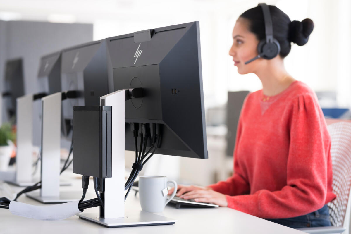 HP E24 G4 Monitor 23.8" (1920x1080) IPS 5ms (GtG) USB Hub 1xDP 1xHDMI 1xVGA USB Hub 16:9 Adjustable Stand BLACK / SILVER - Image 3