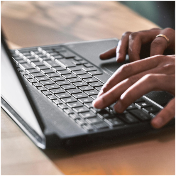 HP Victus 15-FA1082 GAMING Core™ i5-13420H 512GB SSD 16GB 15.6" (1920x1080) WIN11 NVIDIA® RTX 4050 6144MB MACA SILVER Backlit Keyboard DAMAGED BOX - Image 4