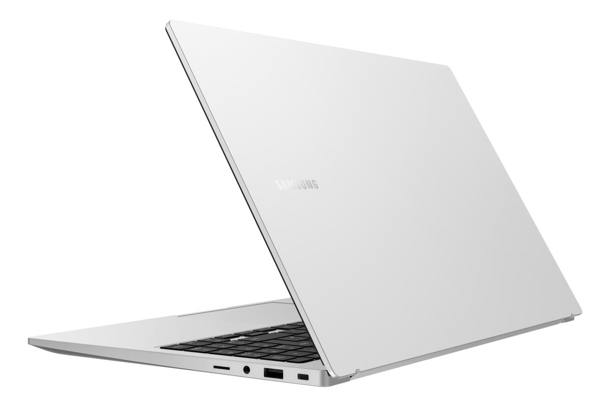 Samsung Galaxy Book3 Core™ i7-1360P 512GB SSD 16GB 15.6" (1920x1080) WIN11 SILVER Backlit Keyboard FP Reader - Image 4
