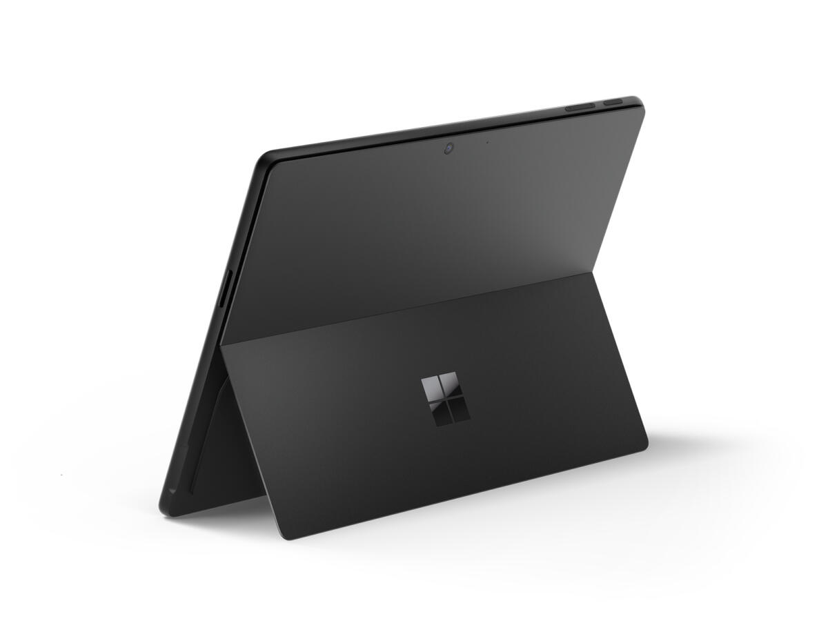Microsoft Surface Pro 11th Edition Copilot+ Snapdragon® X Plus 512GB SSD 16GB 13" (2880x1920) TOUCHSCREEN WIN11 2 Cameras BLACK - Image 3